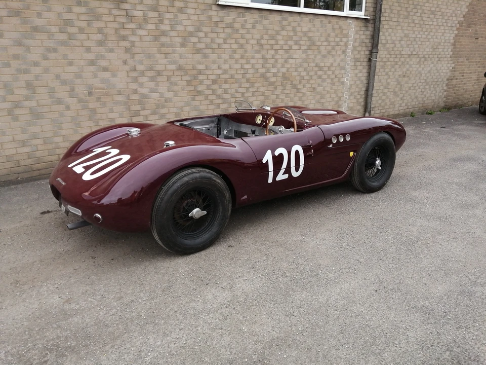 Triumph Roadster - Image 16 of 31