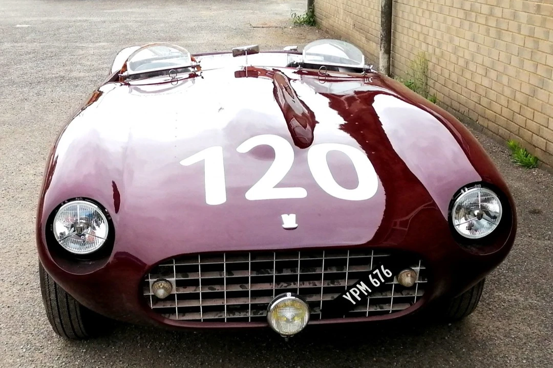 Triumph Roadster - Image 2 of 31