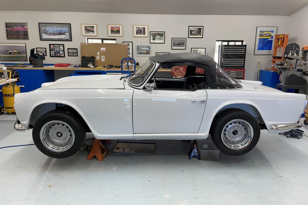 Triumph TR4 - Image 28 of 31
