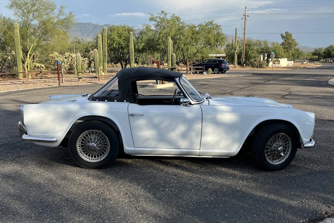 Triumph TR4 - Image 8 of 31