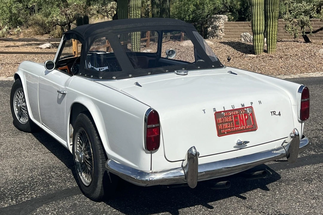 Triumph TR4 - Image 16 of 31