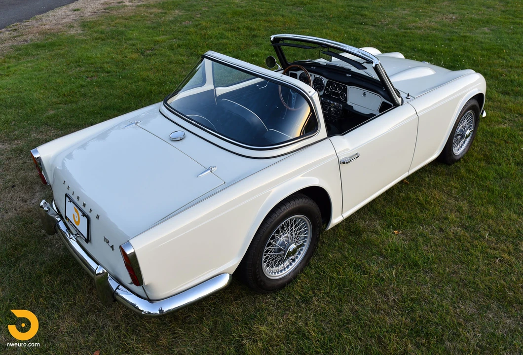 Triumph TR4A - Image 25 of 31