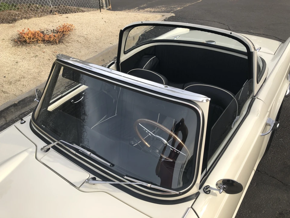 Triumph TR4A - Image 29 of 31
