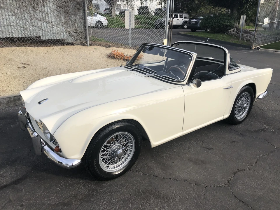 Triumph TR4A - Image 8 of 31
