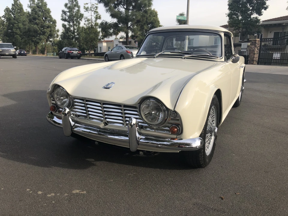 Triumph TR4A - Image 4 of 31