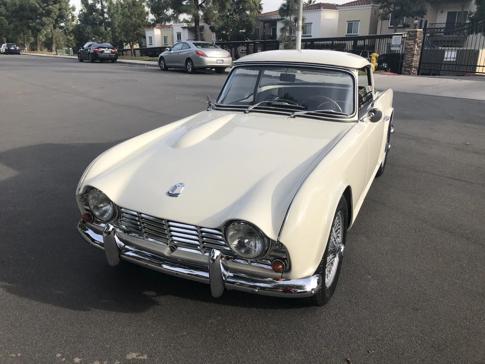 Triumph TR4A - Image 5 of 31