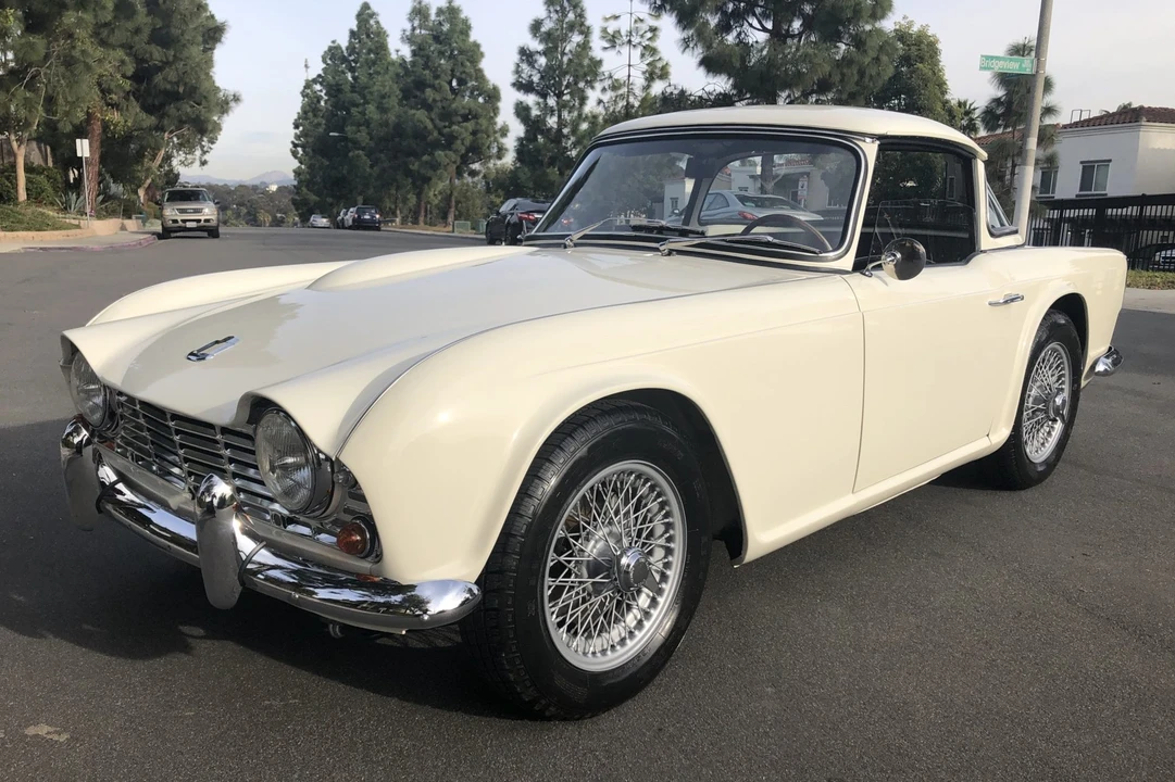 Triumph TR4A - Image 7 of 31