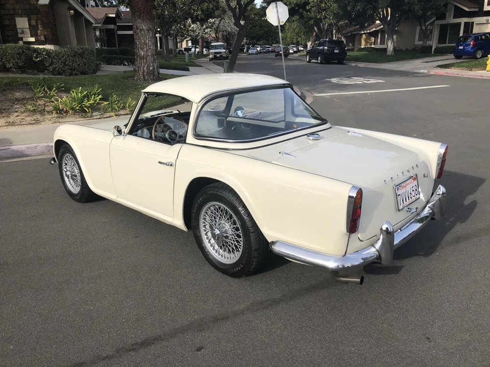 Triumph TR4A - Image 10 of 31