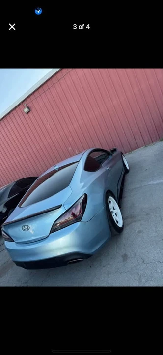 2010 Hyundai Genesis - Image 4 of 4