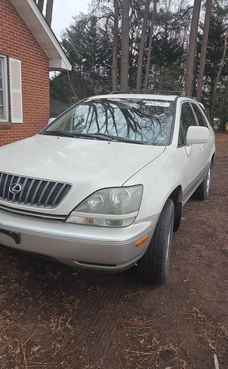 2000 Lexus RX 1st Gen - Image 7 of 9