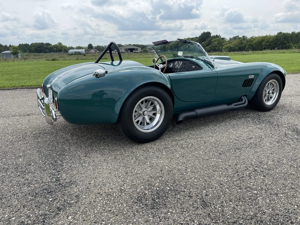 Shelby Cobra Replica - Image 25 of 31