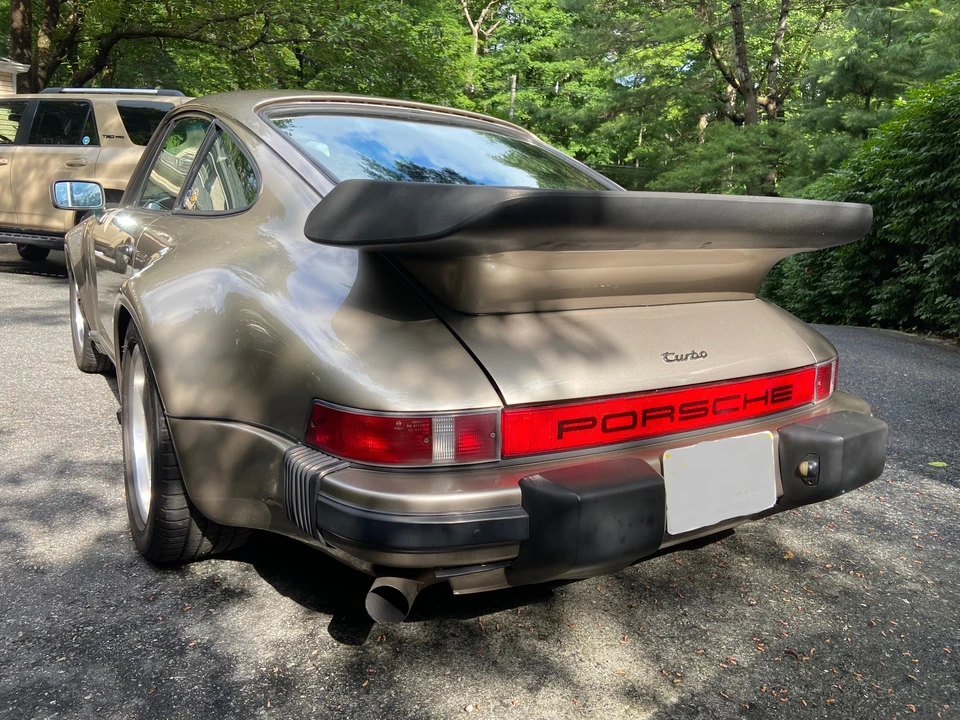 1984 Porsche 911 Carrera 3.2 - Image 12 of 31