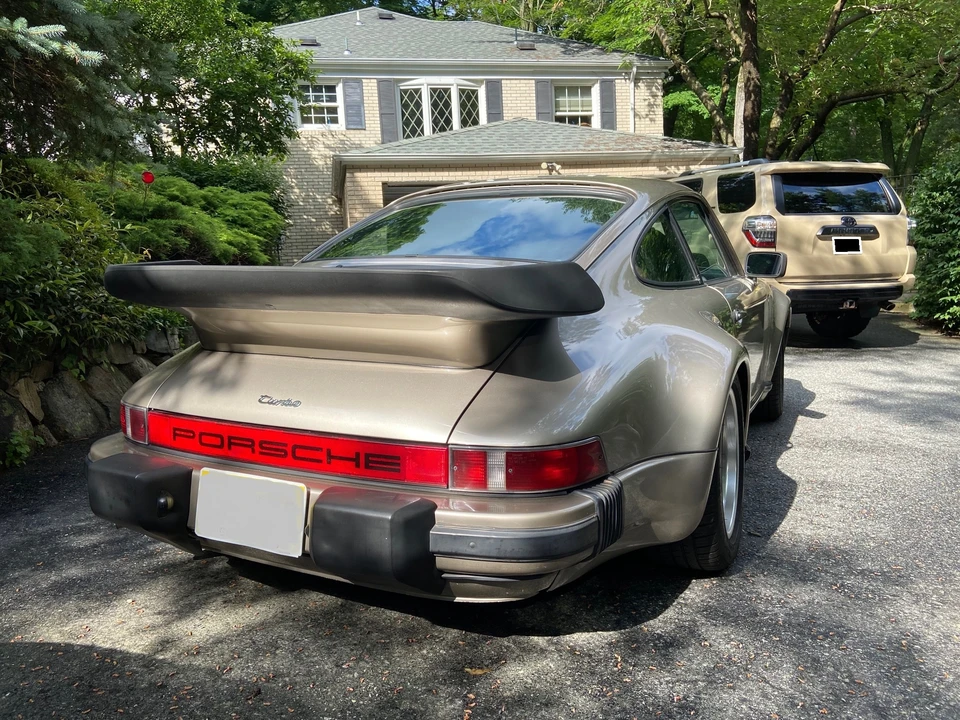 1984 Porsche 911 Carrera 3.2 - Image 21 of 31