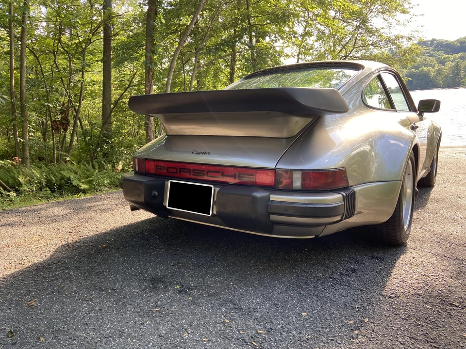 1984 Porsche 911 Carrera 3.2 - Image 18 of 31