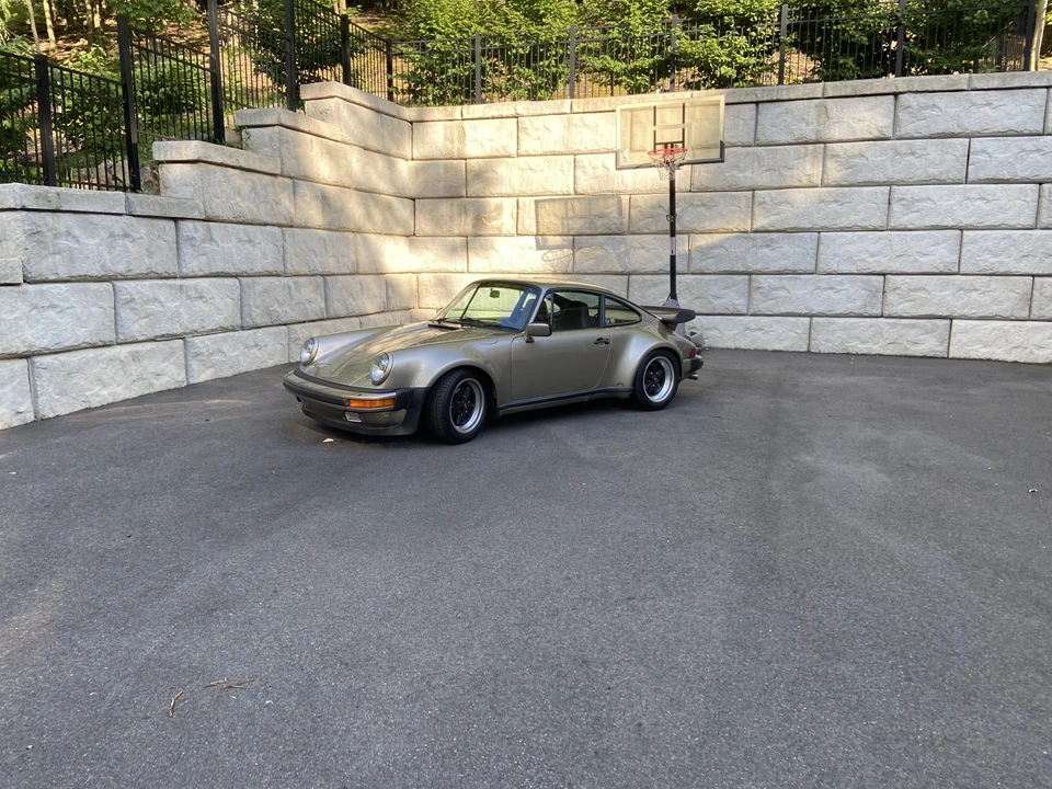 1984 Porsche 911 Carrera 3.2 - Image 2 of 31