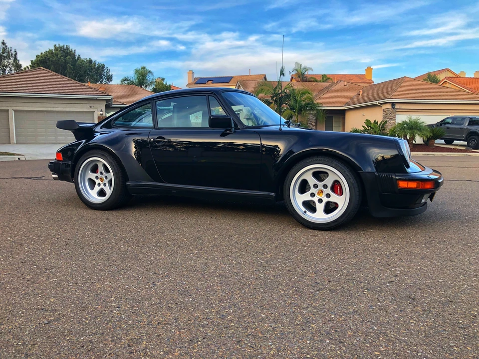 1984 Porsche 911 Carrera 3.2 - Image 17 of 31