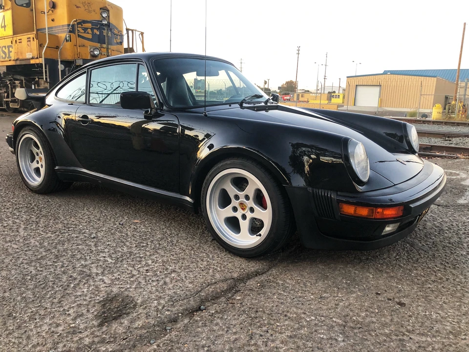 1984 Porsche 911 Carrera 3.2 - Image 13 of 31
