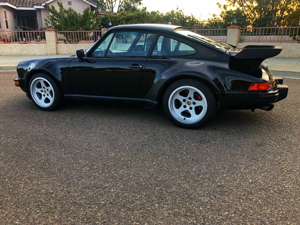 1984 Porsche 911 Carrera 3.2 - Image 24 of 31