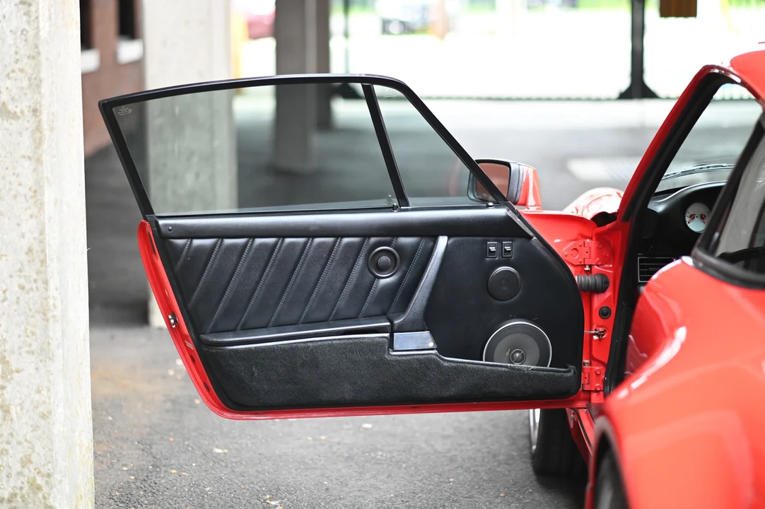1989 Porsche 964 Carrera 4 - Image 27 of 31