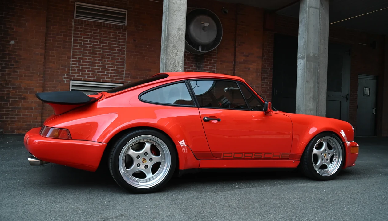 1989 Porsche 964 Carrera 4 - Image 11 of 31