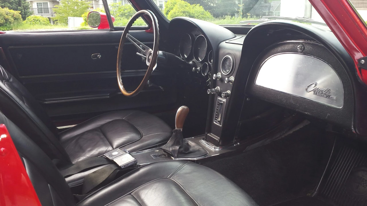 1965 Chevrolet Corvette C2 - Image 24 of 31