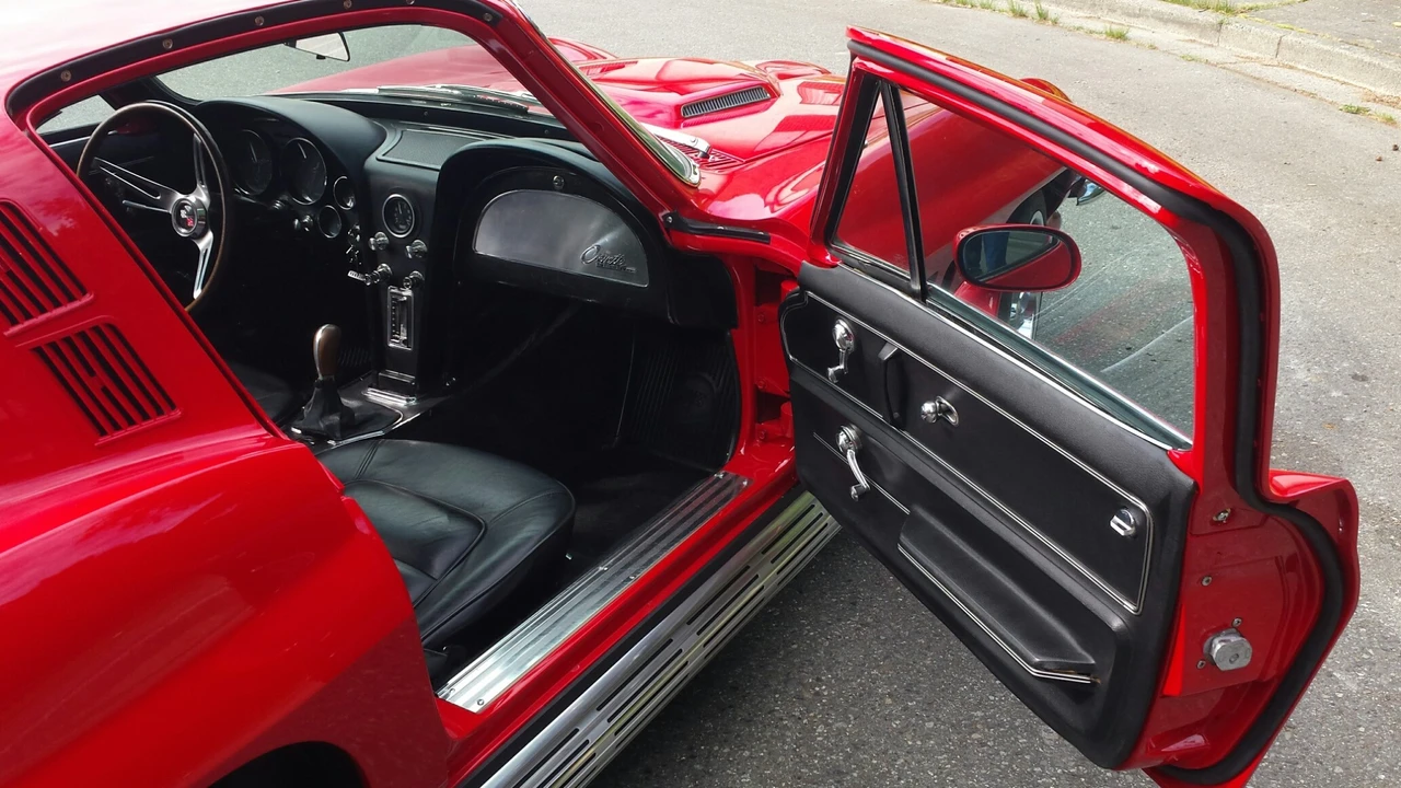 1965 Chevrolet Corvette C2 - Image 21 of 31