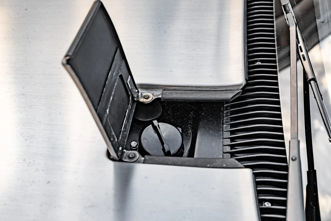 1981 DeLorean DMC-12 - Image 21 of 31