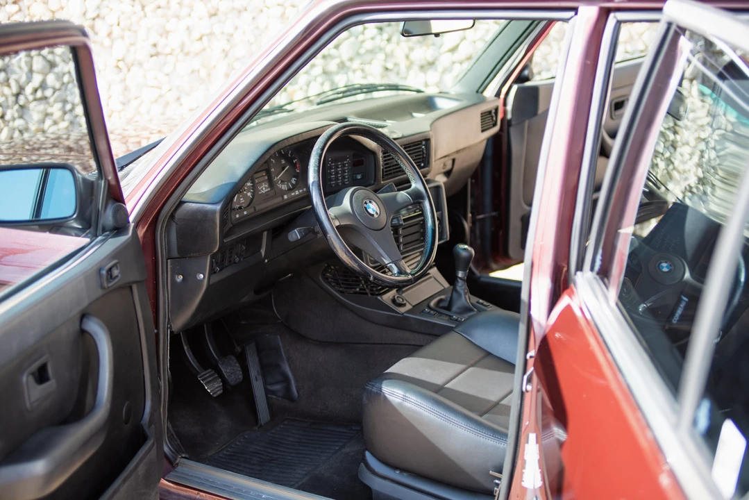 1983 BMW E28 5 Series - Image 18 of 31