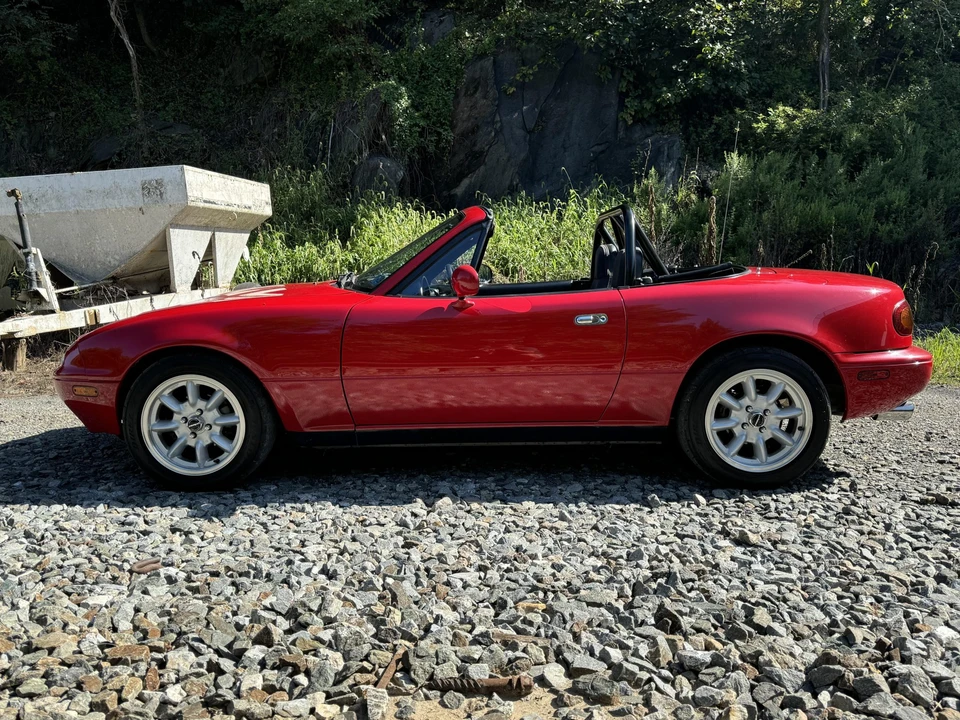 1990 Mazda NA MX-5 Miata - Image 9 of 31
