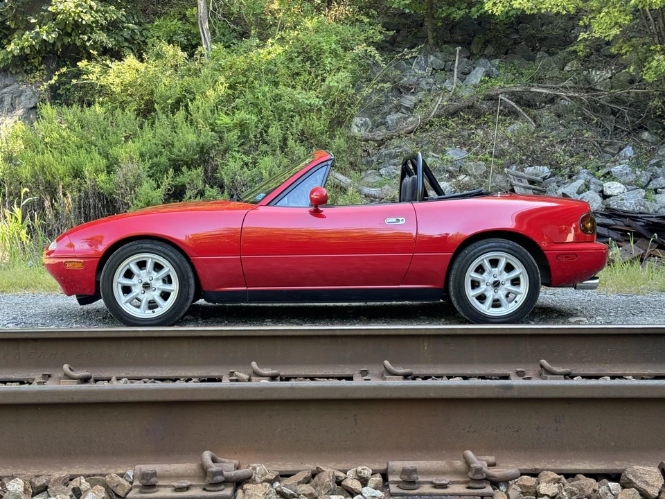 1990 Mazda NA MX-5 Miata - Image 11 of 31