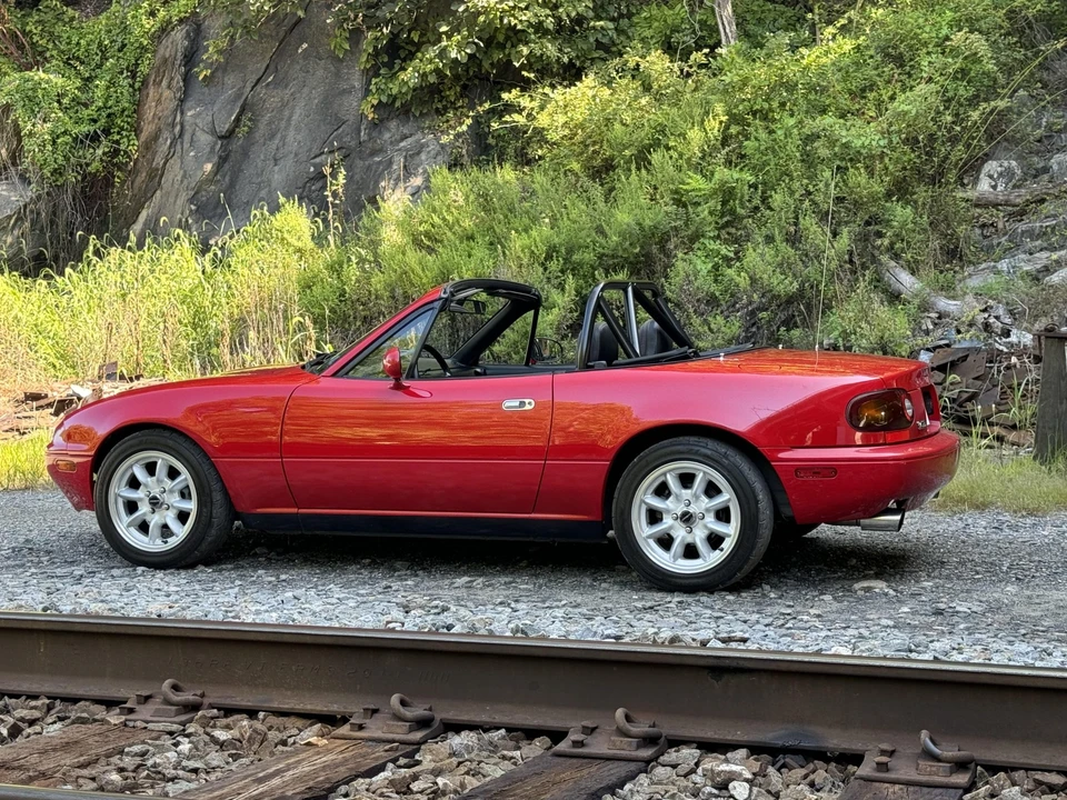 1990 Mazda NA MX-5 Miata - Image 14 of 31