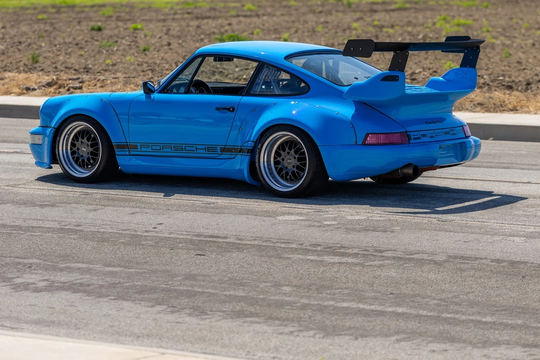 1990 Porsche 964 Carrera 4 - Image 10 of 31
