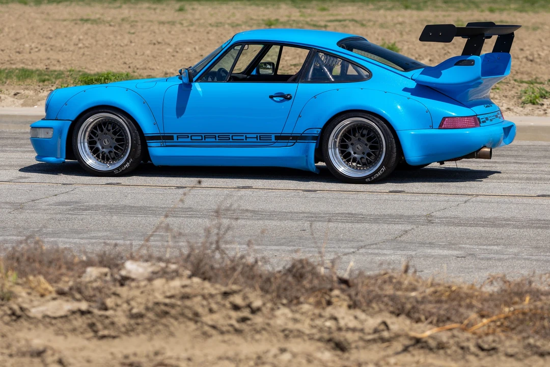 1990 Porsche 964 Carrera 4 - Image 9 of 31