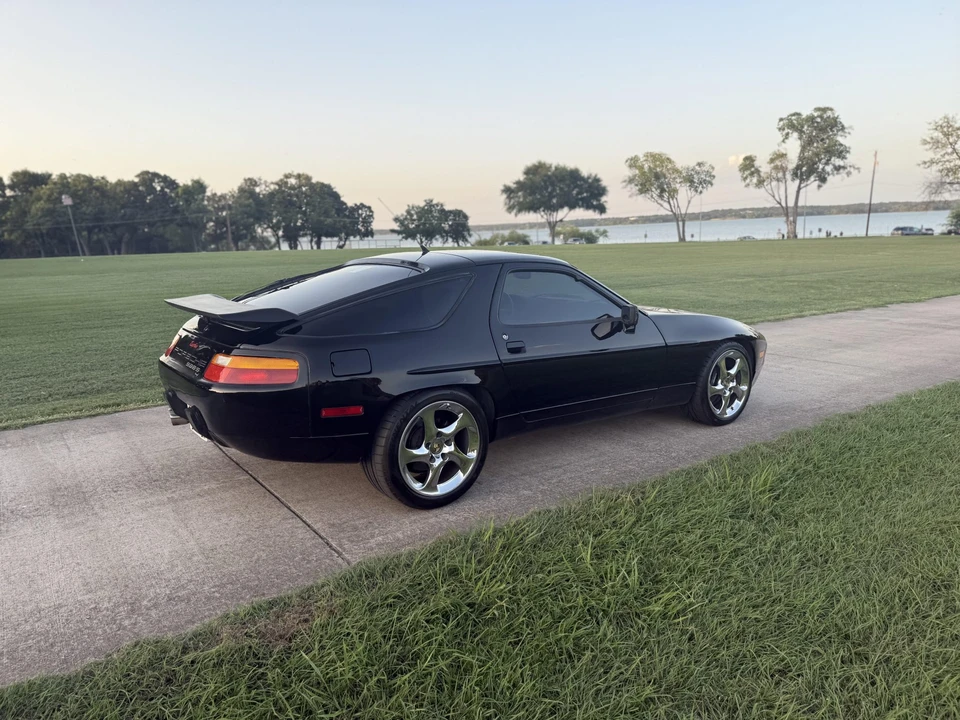 1990 Porsche 928 S4 - Image 13 of 31
