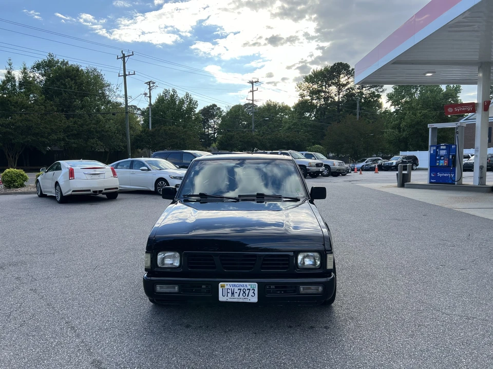 1993 Nissan Frontier - Image 4 of 31