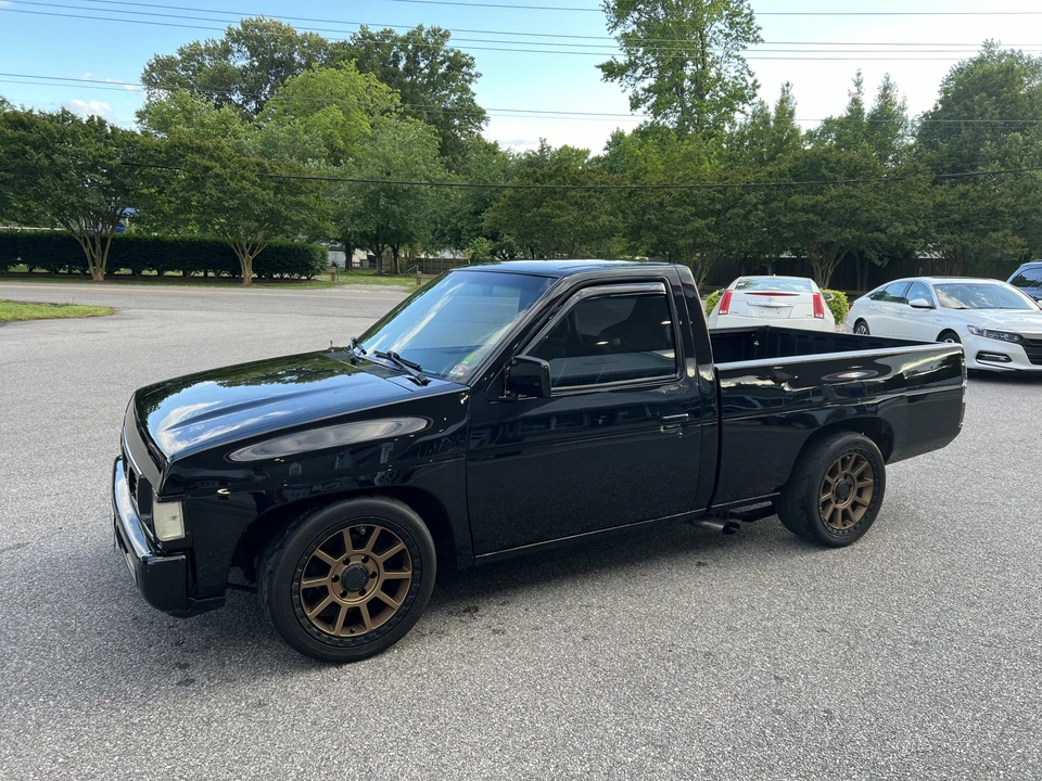 1993 Nissan Frontier - Image 2 of 31