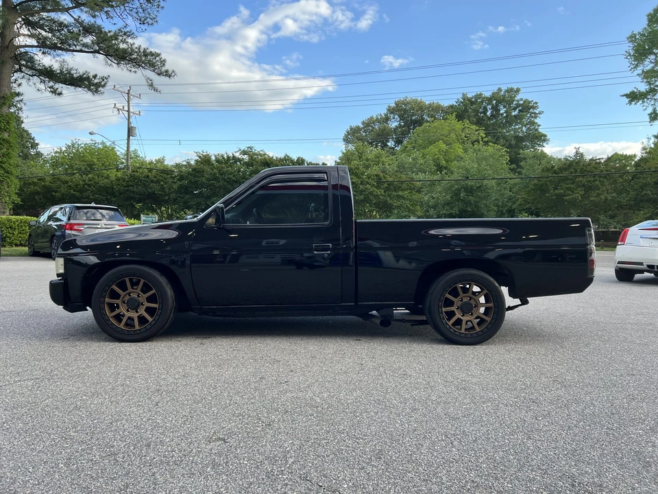 1993 Nissan Frontier - Image 17 of 31
