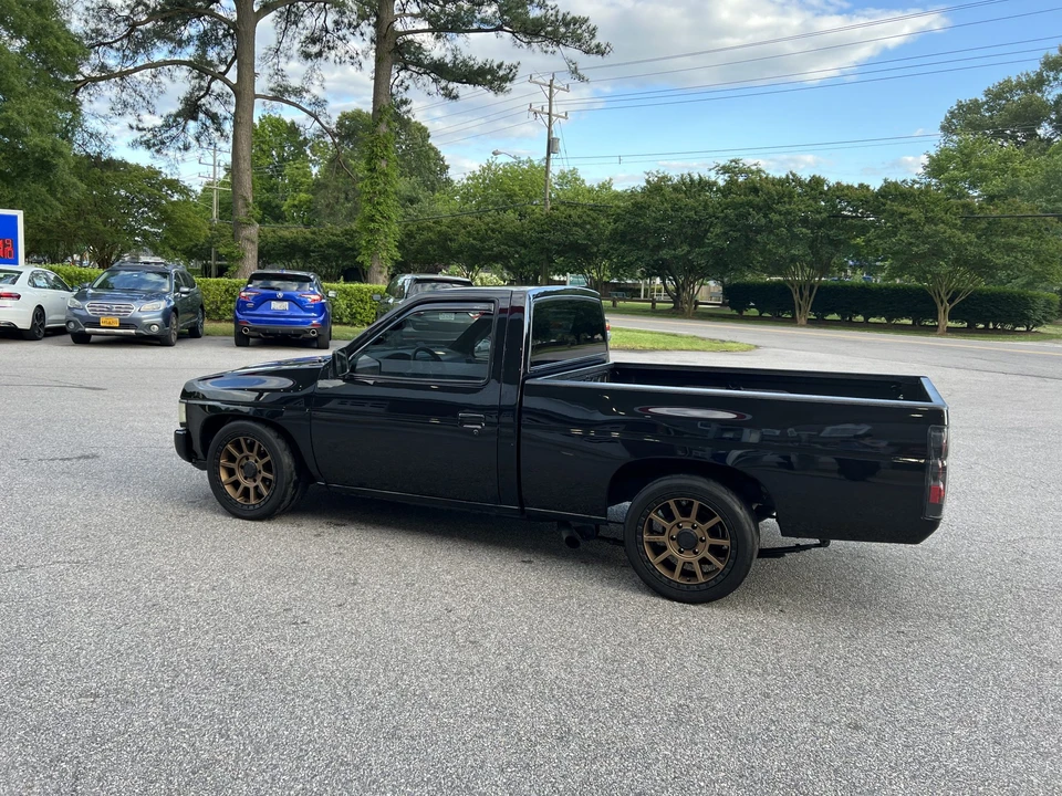 1993 Nissan Frontier - Image 16 of 31