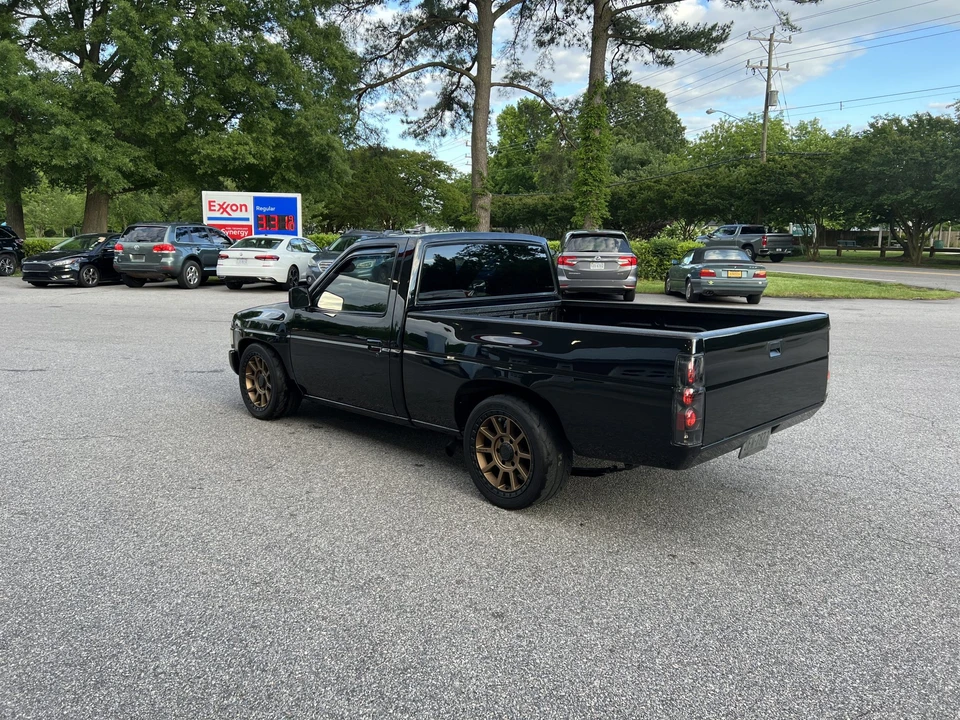 1993 Nissan Frontier - Image 14 of 31
