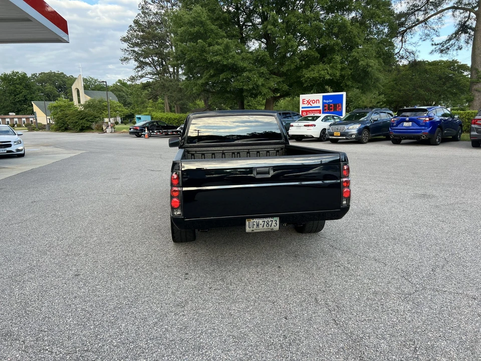 1993 Nissan Frontier - Image 11 of 31