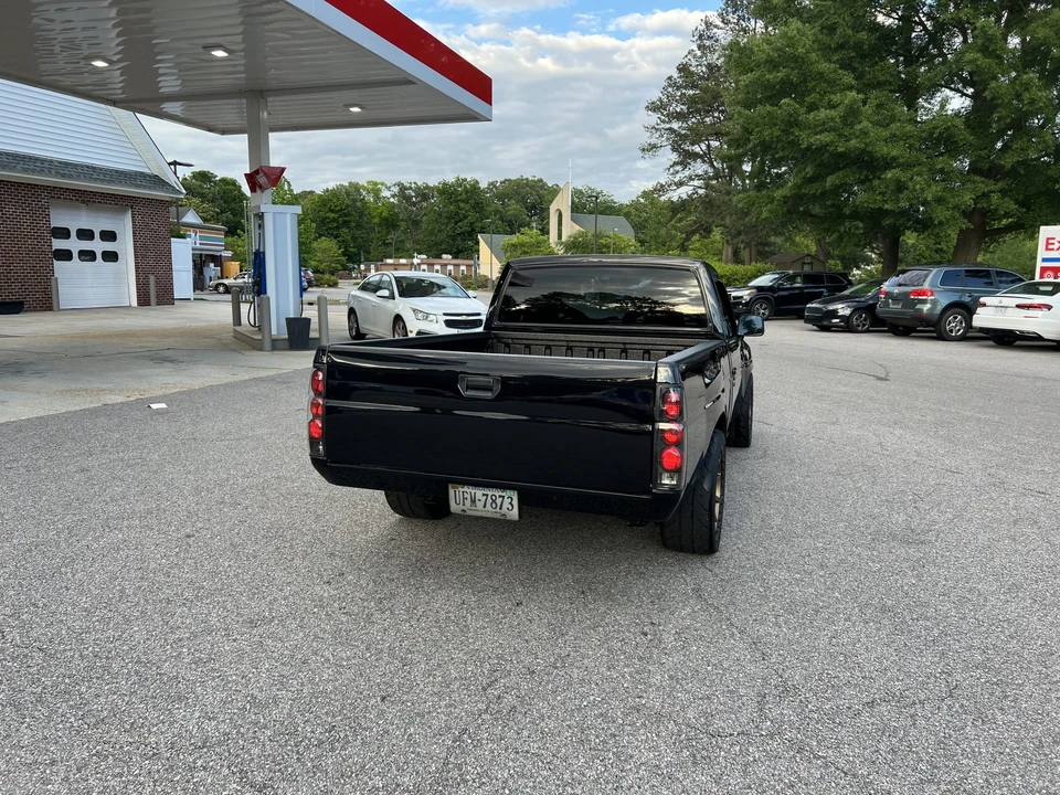 1993 Nissan Frontier - Image 10 of 31