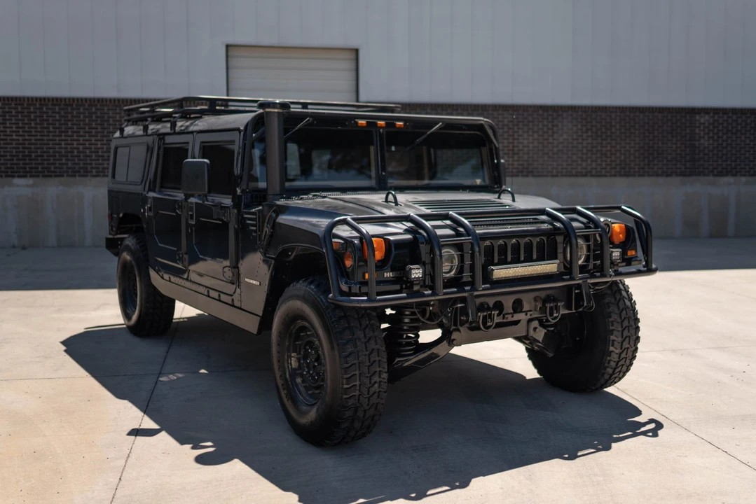 1995 Hummer Hummer H1 - Image 2 of 31