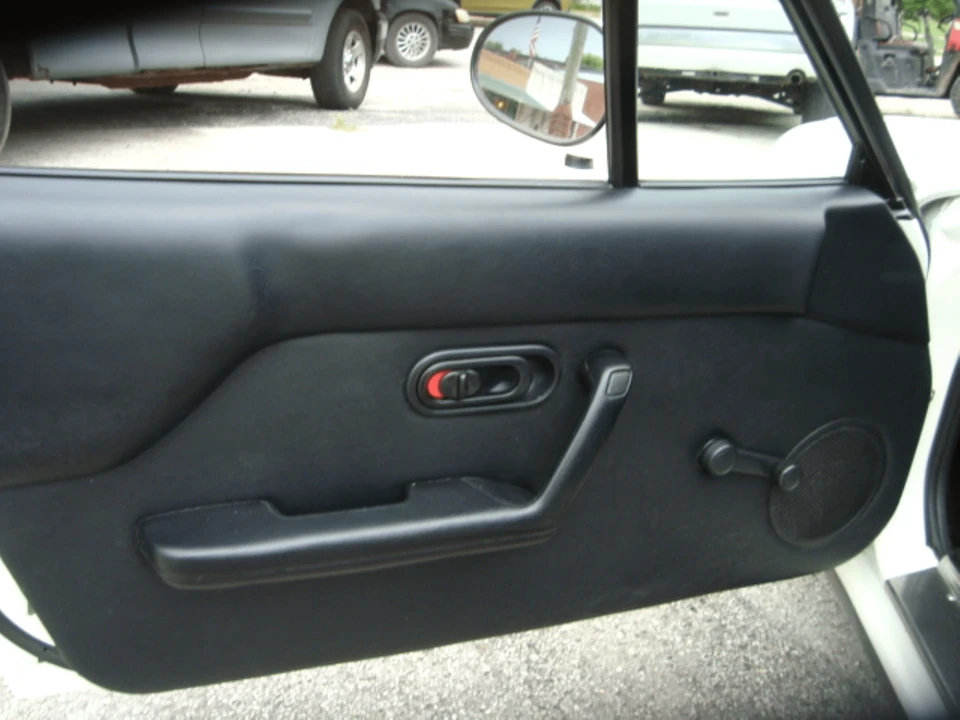 1997 Mazda NA MX-5 Miata - Image 28 of 31