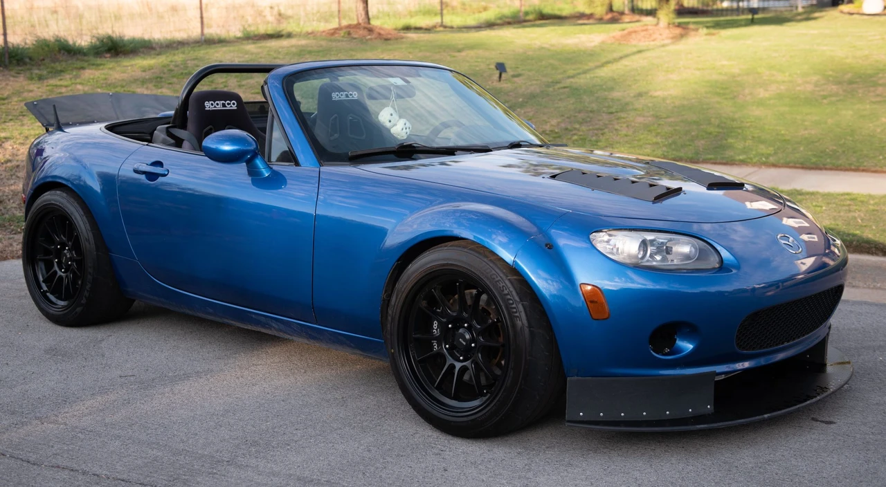 2006 Mazda NC MX-5 Miata - Image 2 of 31