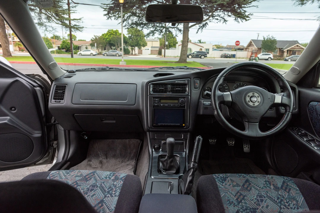 1997 Nissan Stagea 1st Gen - Image 26 of 31