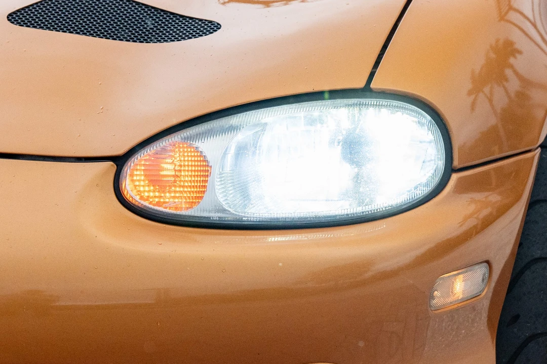2000 Mazda NB MX-5 Miata - Image 21 of 31