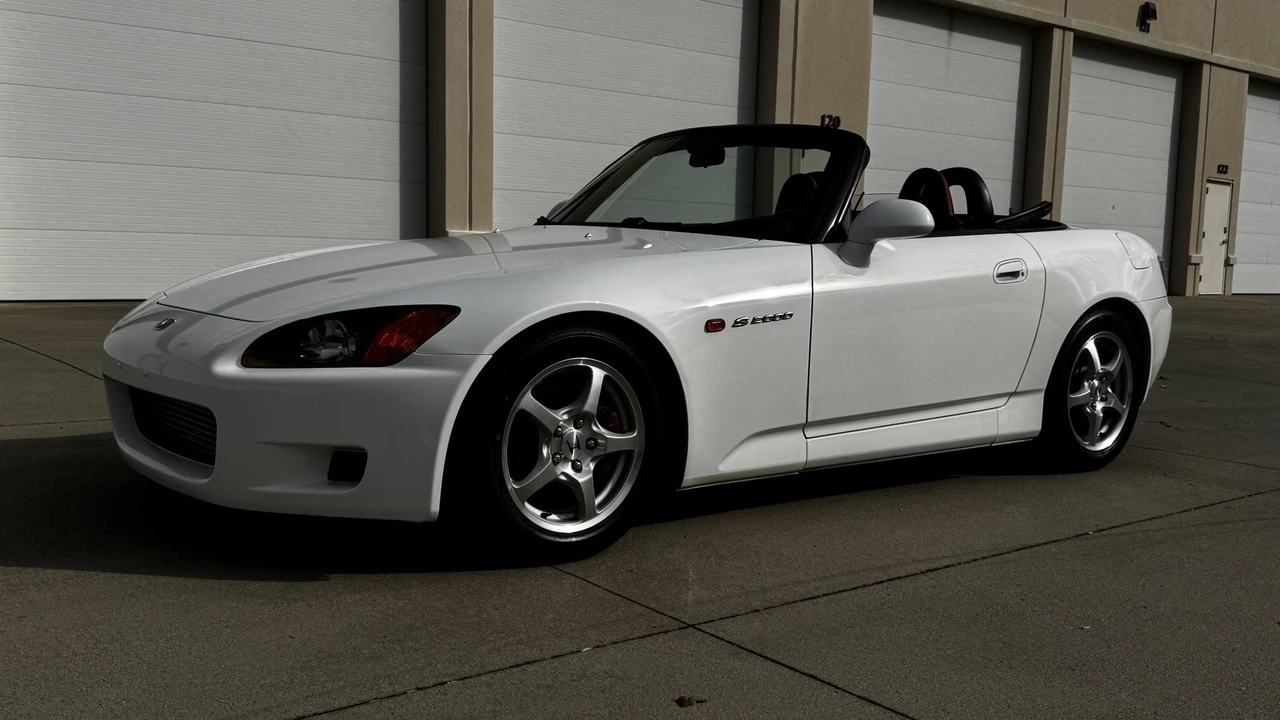 2001 Honda AP1 S2000 - Image 3 of 31