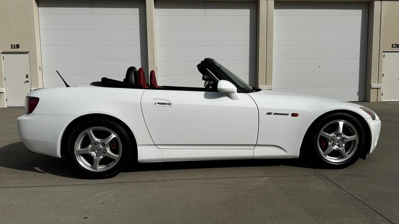 2001 Honda AP1 S2000 - Image 15 of 31