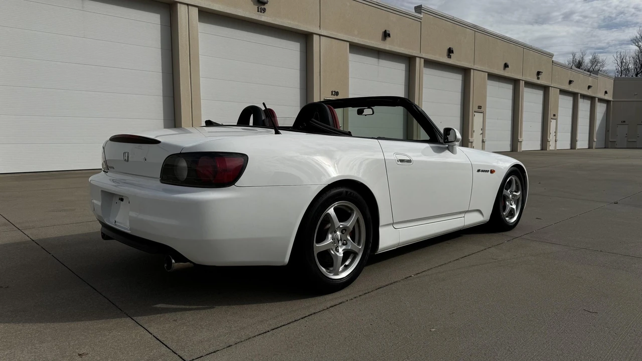 2001 Honda AP1 S2000 - Image 13 of 31