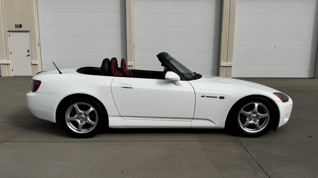2001 Honda AP1 S2000 - Image 14 of 31